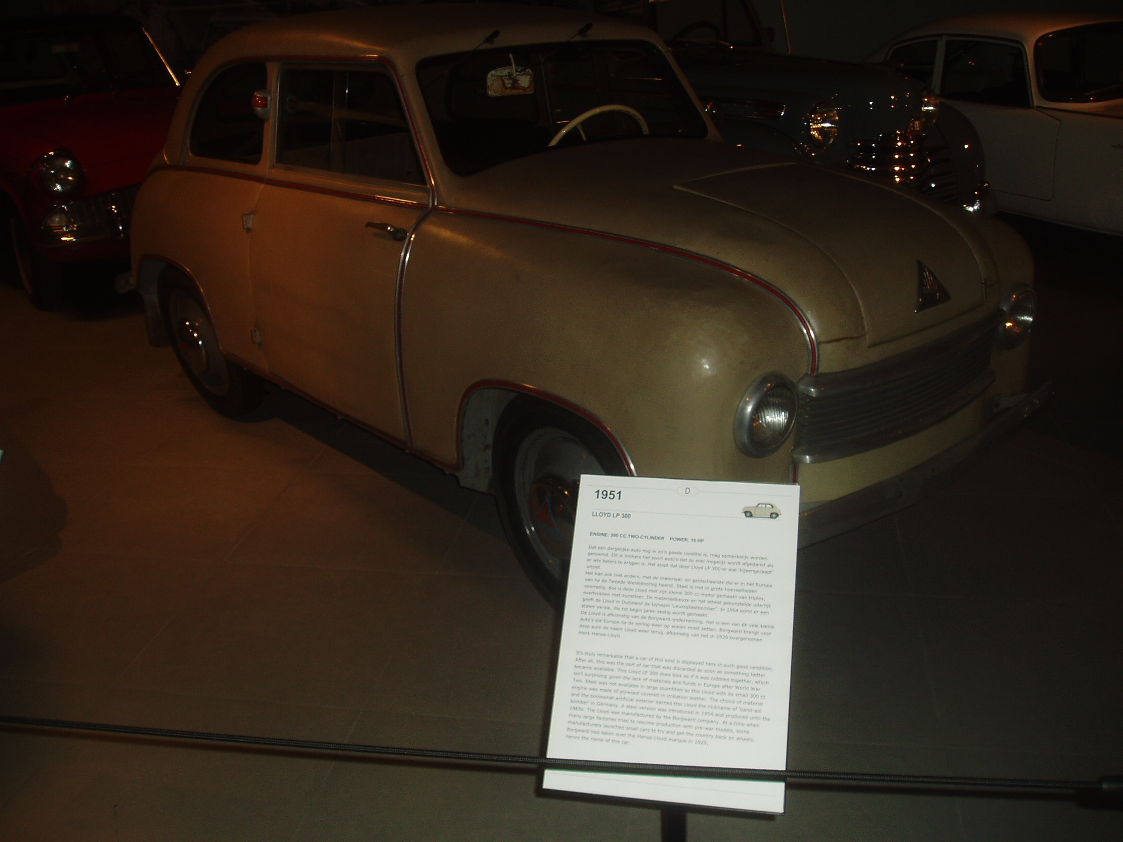 Lloyd LP 300 uit 1951 met informatiebord