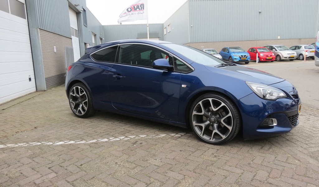 Opel Astra GTC